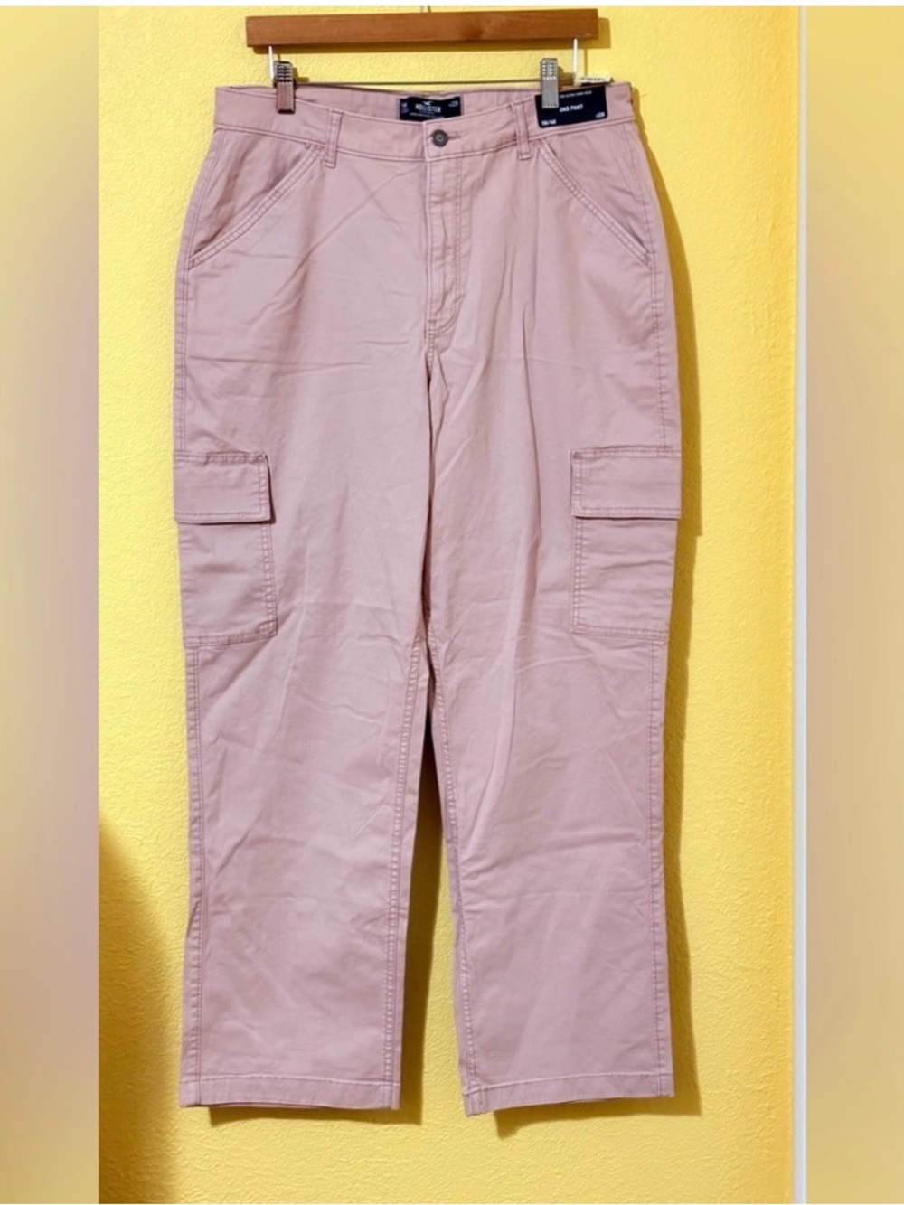 Hollister Ultra High-Rise Pink Cargo Dad Pants Women’s Size 32R NWT